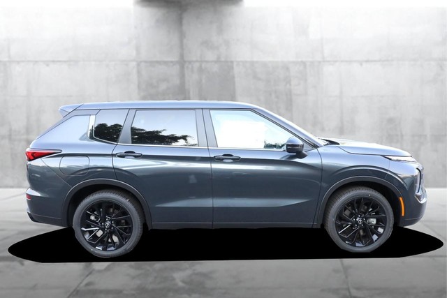 Nissan Rogue Plug-In Hybrid Vehicle Image 05