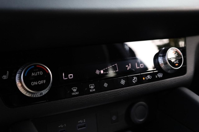 Nissan Rogue Plug-In Hybrid Vehicle Image 15
