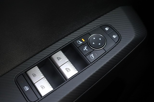 Nissan Rogue Plug-In Hybrid Vehicle Image 19