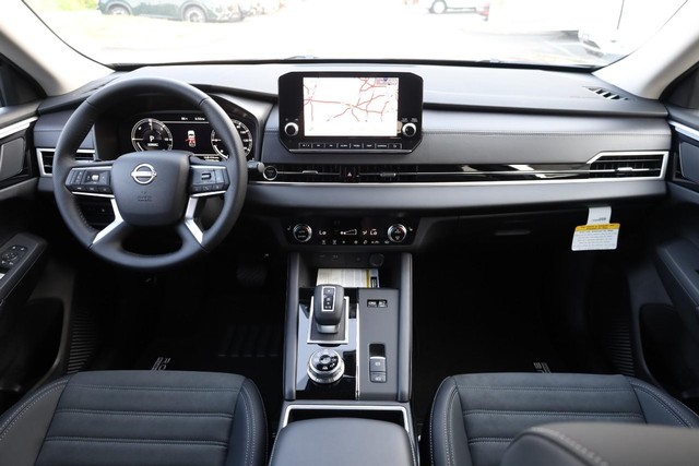 Nissan Rogue Plug-In Hybrid Vehicle Image 25