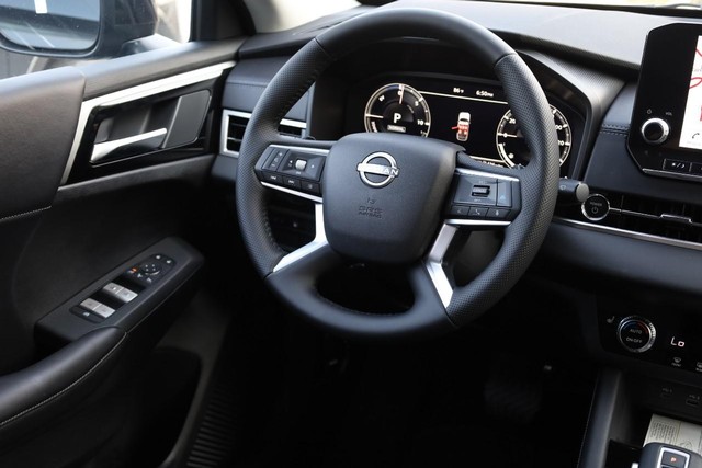 Nissan Rogue Plug-In Hybrid Vehicle Image 26