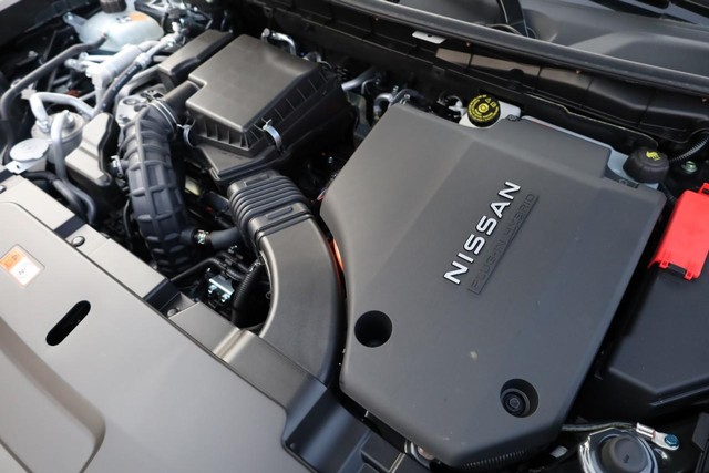Nissan Rogue Plug-In Hybrid Vehicle Image 28