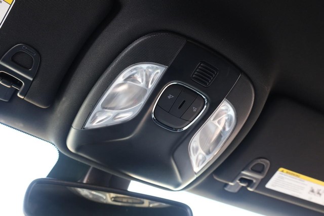 Jeep Compass Vehicle Image 16