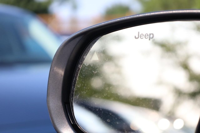 Jeep Compass Vehicle Image 19