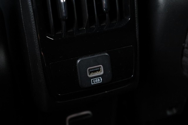 Jeep Compass Vehicle Image 21