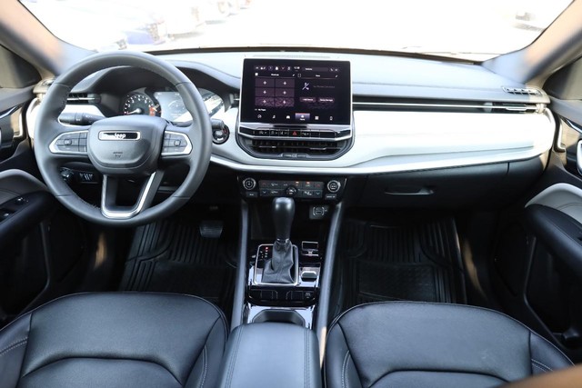 Jeep Compass Vehicle Image 22