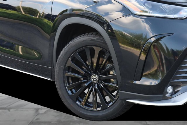 Toyota Highlander Vehicle Image 03