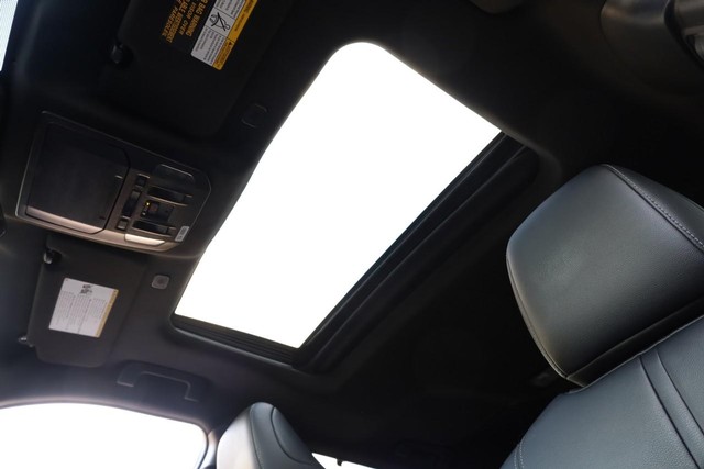 Toyota Highlander Vehicle Image 10