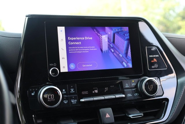 Toyota Highlander Vehicle Image 13