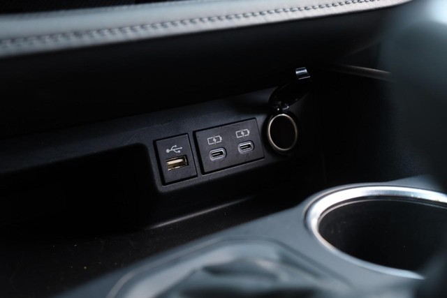 Toyota Highlander Vehicle Image 15