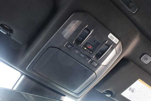 Toyota Highlander Vehicle Image 17