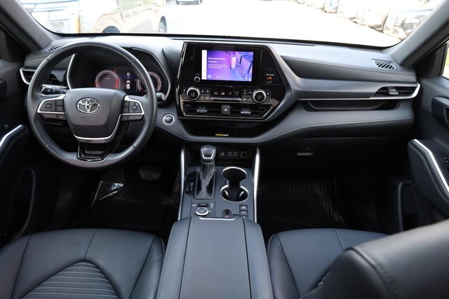 Toyota Highlander Vehicle Image 24