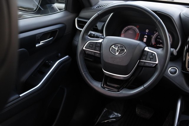 Toyota Highlander Vehicle Image 25