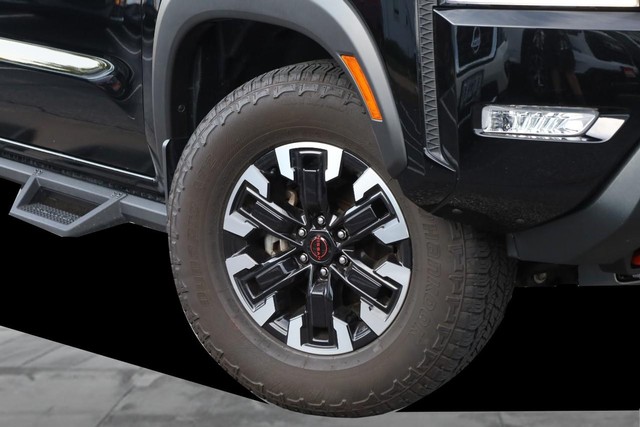 Nissan Frontier Vehicle Image 03
