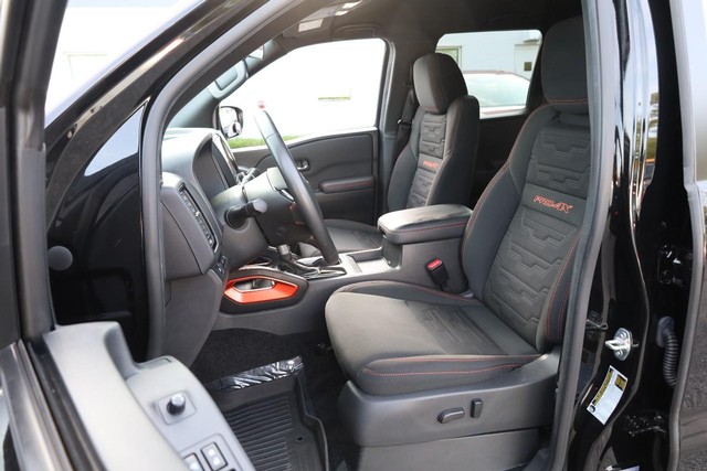 Nissan Frontier Vehicle Image 08
