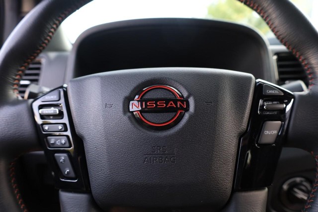 Nissan Frontier Vehicle Image 09