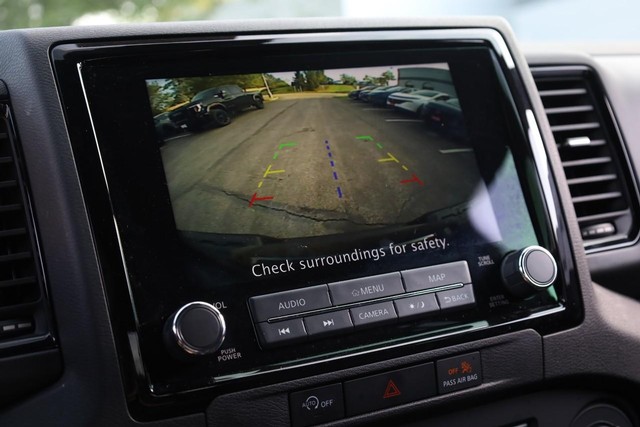 Nissan Frontier Vehicle Image 13
