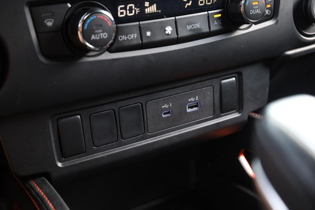 Nissan Frontier Vehicle Image 15
