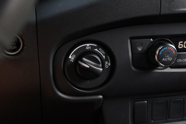 Nissan Frontier Vehicle Image 16