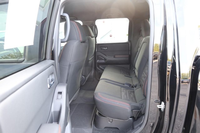 Nissan Frontier Vehicle Image 21