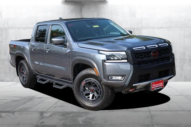 Nissan Frontier Vehicle Image 02