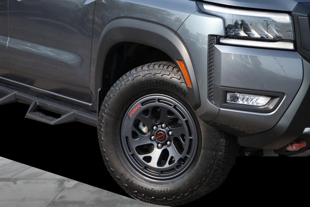 Nissan Frontier Vehicle Image 03