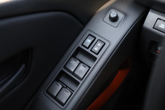 Nissan Frontier Vehicle Image 20