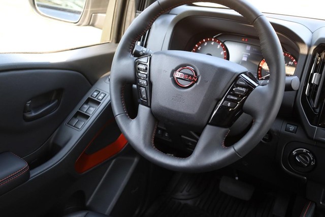 Nissan Frontier Vehicle Image 26