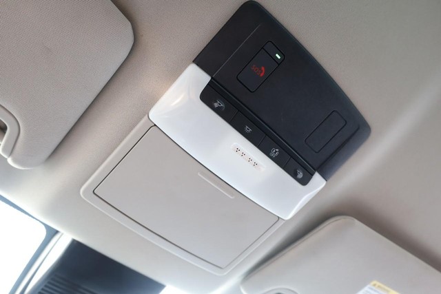 Nissan Altima Vehicle Image 16