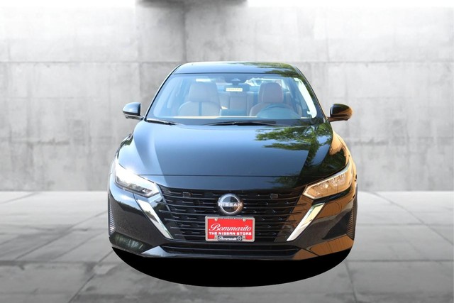 Nissan Sentra Vehicle Image 04