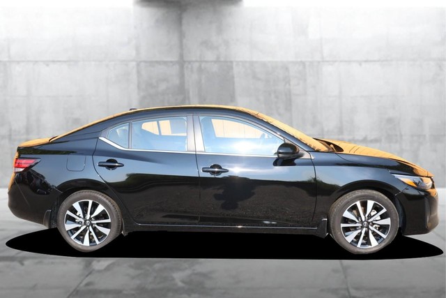 Nissan Sentra Vehicle Image 05