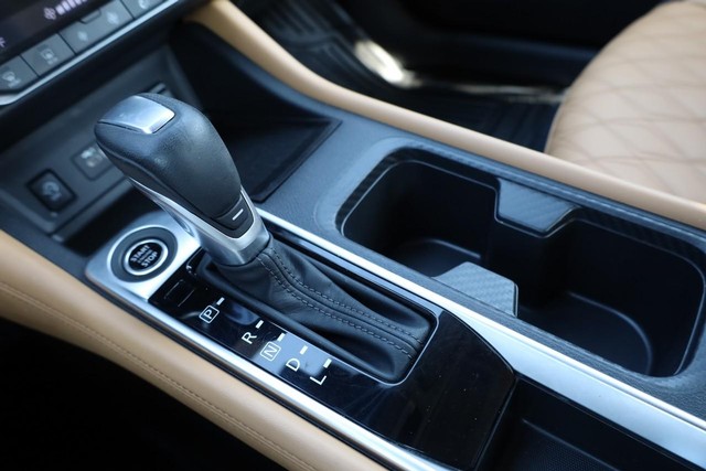 Nissan Sentra Vehicle Image 16
