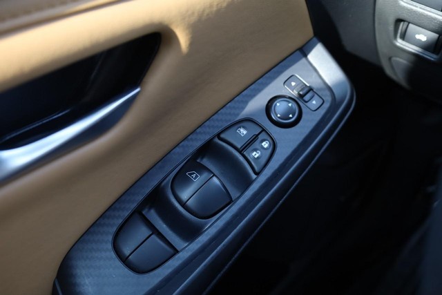 Nissan Sentra Vehicle Image 18