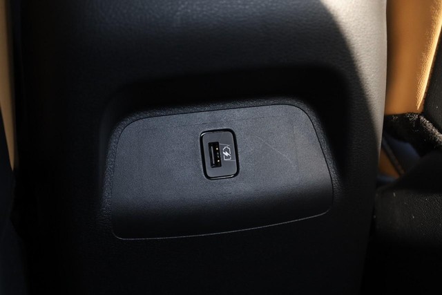 Nissan Sentra Vehicle Image 21