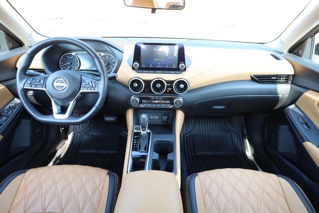 Nissan Sentra Vehicle Image 22