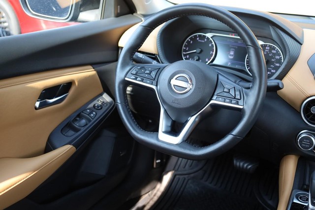 Nissan Sentra Vehicle Image 23
