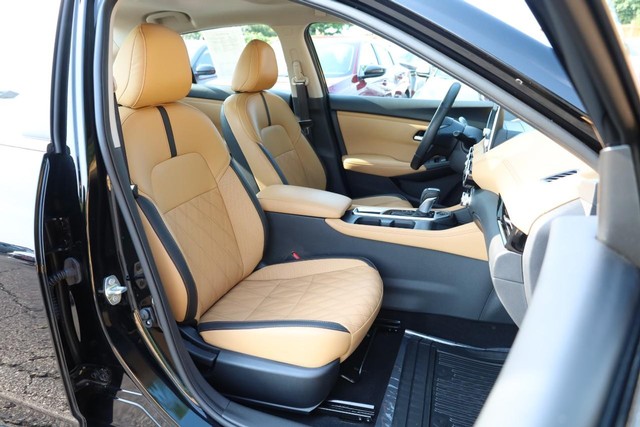 Nissan Sentra Vehicle Image 24