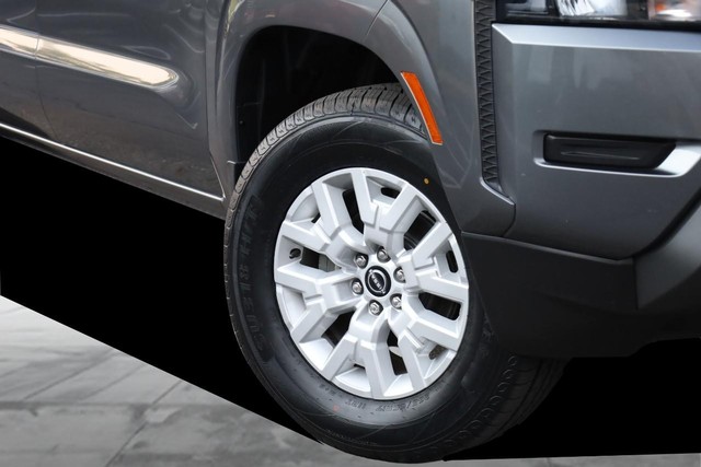 Nissan Frontier Vehicle Image 03
