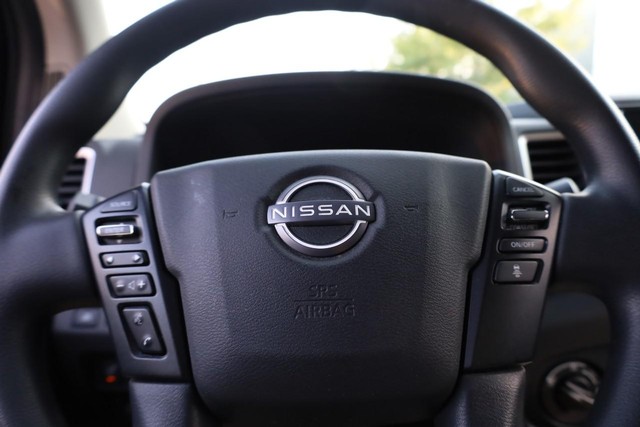 Nissan Frontier Vehicle Image 09