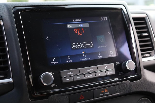Nissan Frontier Vehicle Image 11