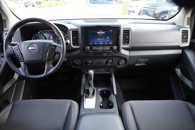 Nissan Frontier Vehicle Image 23
