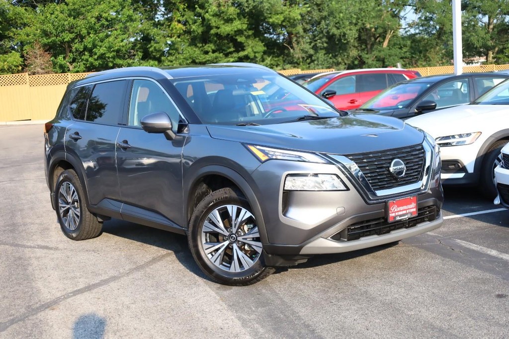 Nissan Rogue Vehicle Full-screen Gallery Image 2