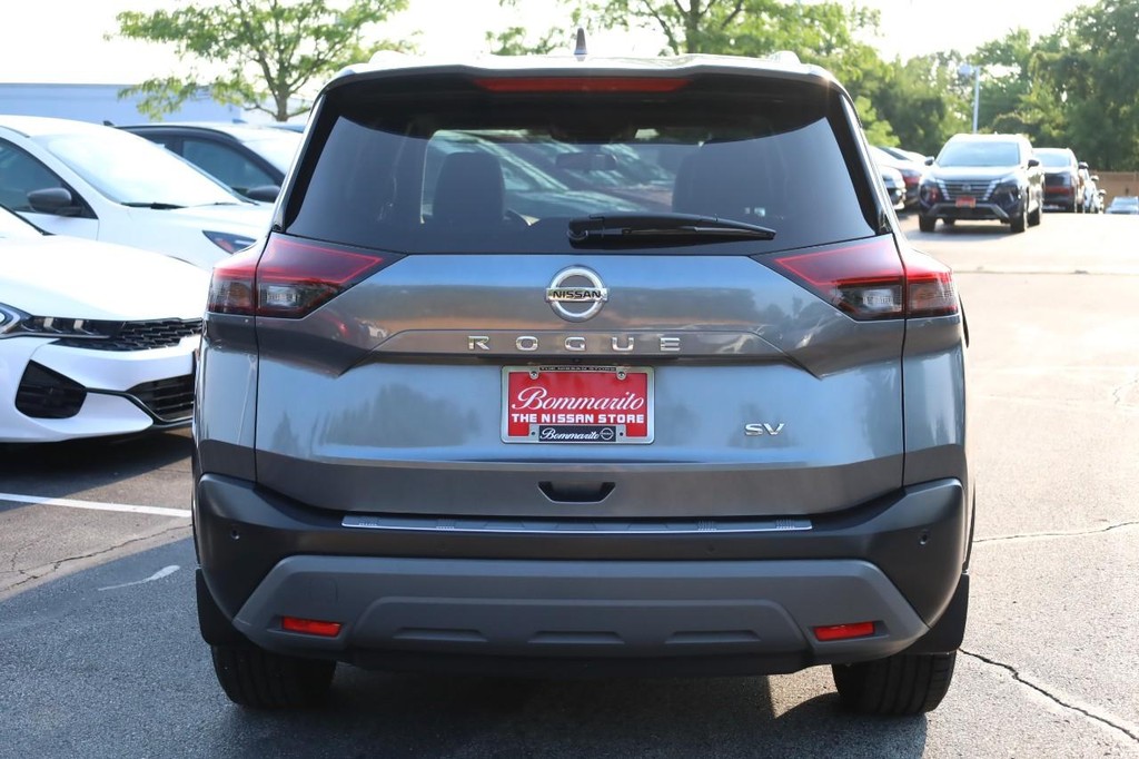 Nissan Rogue Vehicle Full-screen Gallery Image 6