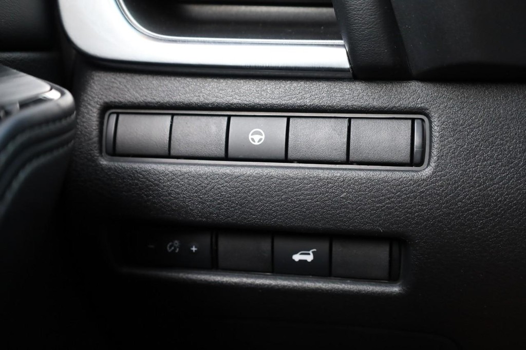 Nissan Rogue Vehicle Full-screen Gallery Image 20