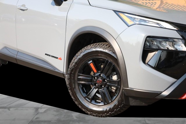 Nissan Rogue Vehicle Image 03