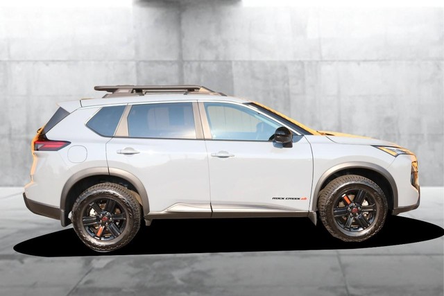 Nissan Rogue Vehicle Image 05