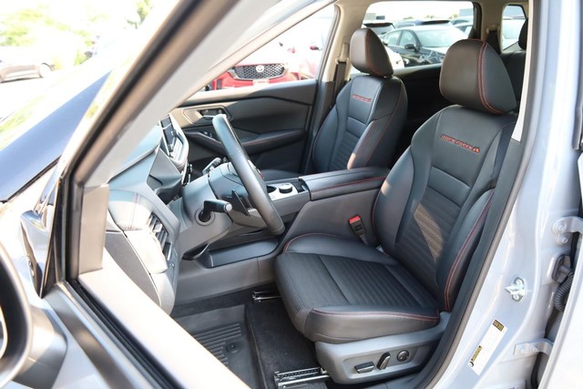 Nissan Rogue Vehicle Image 08
