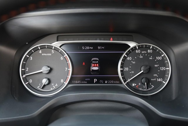 Nissan Rogue Vehicle Image 10