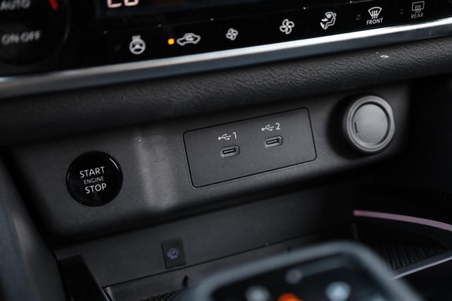Nissan Rogue Vehicle Image 14