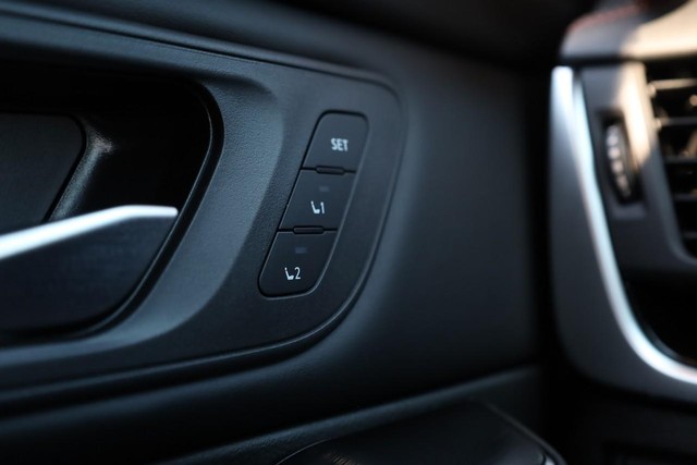 Nissan Rogue Vehicle Image 18